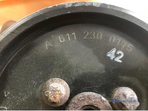 Pomp Servo van een Mercedes-Benz Vito (639.7) 2.2 111 CDI 16V 2004