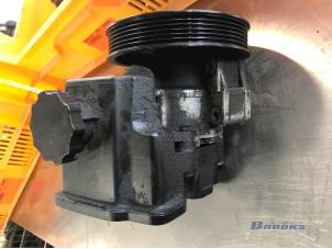 Pomp Servo van een Mercedes-Benz Vito (639.7) 2.2 111 CDI 16V 2004