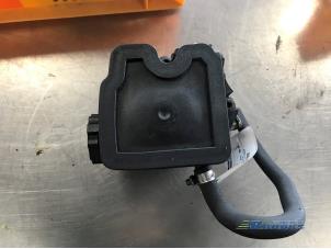 Pomp Servo van een Mercedes-Benz Vito (639.7) 2.2 111 CDI 16V 2004