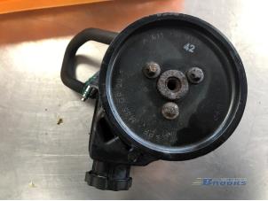 Pomp Servo van een Mercedes-Benz Vito (639.7) 2.2 111 CDI 16V 2004