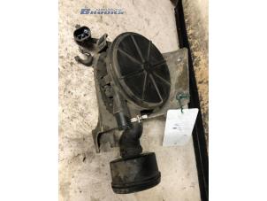 Gebruikte Luchtpomp Uitlaatgas Opel Corsa B (73/78/79) 1.4 Joy,Sport,GLS 16V Ecotec Prijs € 25,00 Margeregeling aangeboden door Autobedrijf Brooks