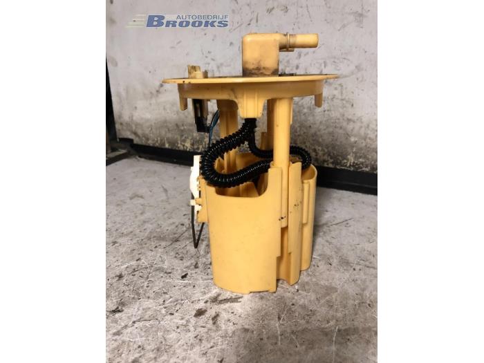 Gebruikte Tank element Pomp Peugeot 307 (3A/C/D) 2.0 HDi 90 Prijs € 24,00 Margeregeling aangeboden door Autobedrijf Brooks