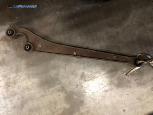 Gebruikte Reactiestang links-achter Suzuki Jimny Hardtop 1.3i 16V VVT 4x4 Metal Top Prijs € 50,00 Margeregeling aangeboden door Autobedrijf Brooks