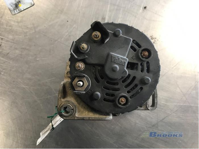Gebruikte Dynamo Renault Clio (B/C57/357/557/577) 1.2 Eco Kat. Prijs € 20,00 Margeregeling aangeboden door Autobedrijf Brooks