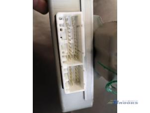 Computer ABS van een Suzuki Wagon-R+ (SR) 1.0 16V 1998