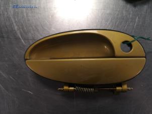 Gebruikte Deurgreep 4Deurs rechts-voor Chevrolet Matiz 1.0 Prijs € 10,00 Margeregeling aangeboden door Autobedrijf Brooks