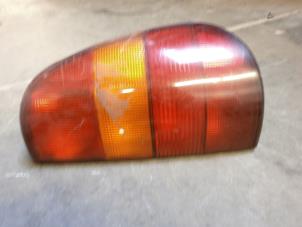 Gebruikte Achterlicht links Seat Inca (6K9) 1.9 SDI Prijs € 20,00 Margeregeling aangeboden door Autobedrijf Brooks