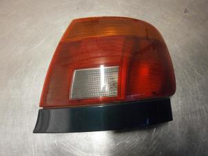Gebruikte Achterlicht rechts Audi A4 (B5) 1.6 Prijs € 20,00 Margeregeling aangeboden door Autobedrijf Brooks
