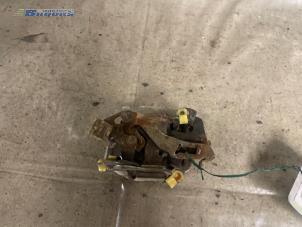 Gebruikte Portierslot Mechaniek 2Deurs links Chevrolet Matiz 0.8 S,SE Prijs € 20,00 Margeregeling aangeboden door Autobedrijf Brooks