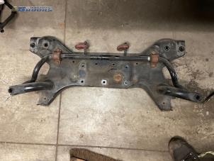 Gebruikte Subframe Mitsubishi Colt (Z2/Z3) 1.3 16V Prijs € 35,00 Margeregeling aangeboden door Autobedrijf Brooks