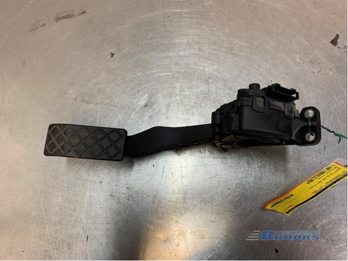 Gebruikte Sensor Gaspedaalpositie Volkswagen Transporter T5 2.5 TDi Prijs € 15,00 Margeregeling aangeboden door Autobedrijf Brooks
