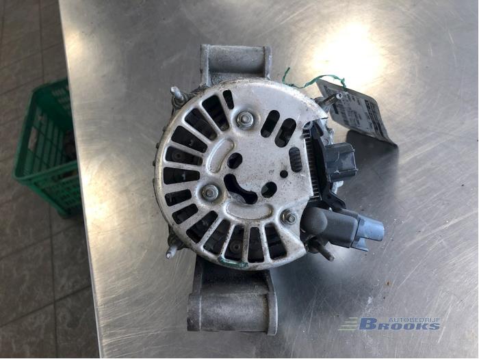 Gebruikte Dynamo Ford Mondeo III 2.2 TDCi 16V Prijs € 24,00 Margeregeling aangeboden door Autobedrijf Brooks
