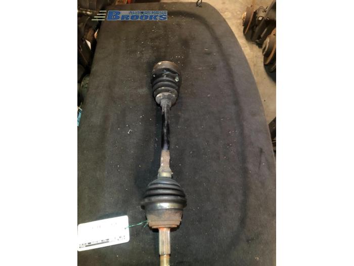 Gebruikte Aandrijfas links-voor Seat Ibiza II Facelift (6K1) 1.9 SDi Select Prijs € 20,00 Margeregeling aangeboden door Autobedrijf Brooks
