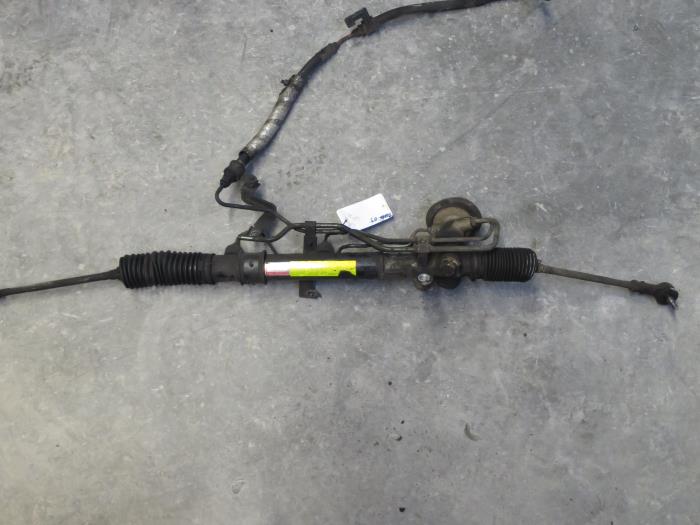 Stuurhuis Bekrachtigd van een Hyundai Trajet 2.0 CRDi 16V 2006