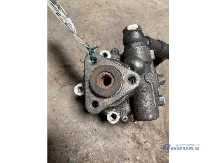 Gebruikte Servopomp Audi A4 (B5) 2.5 TDI V6 24V Prijs € 24,00 Margeregeling aangeboden door Autobedrijf Brooks