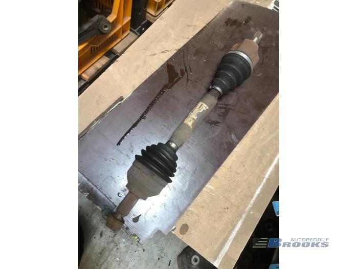 Gebruikte Steekas links-voor Renault Vel Satis (BJ) 3.0 dCi V6 24V Prijs € 37,50 Margeregeling aangeboden door Autobedrijf Brooks