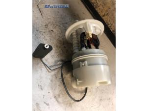 Gebruikte Brandstofpomp Elektrisch Dacia Logan Express (FS) 1.6 Prijs € 35,00 Margeregeling aangeboden door Autobedrijf Brooks