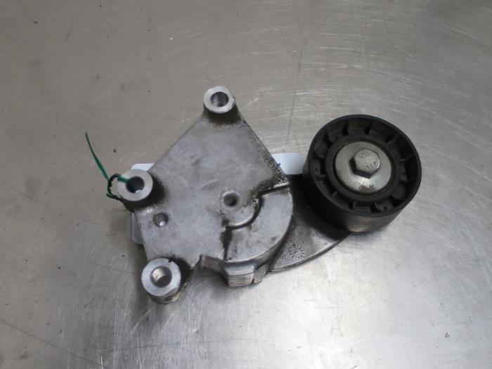 Gebruikte Spanrol Multiriem Volvo V50 (MW) 1.6 D2 16V Prijs € 35,00 Margeregeling aangeboden door Autobedrijf Brooks