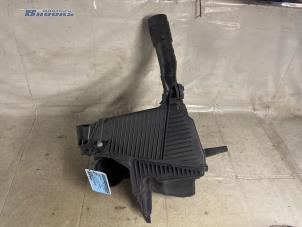 Gebruikte Luchtfilterhuis Renault Kangoo Express (FW) 1.5 dCi 70 Prijs € 20,00 Margeregeling aangeboden door Autobedrijf Brooks