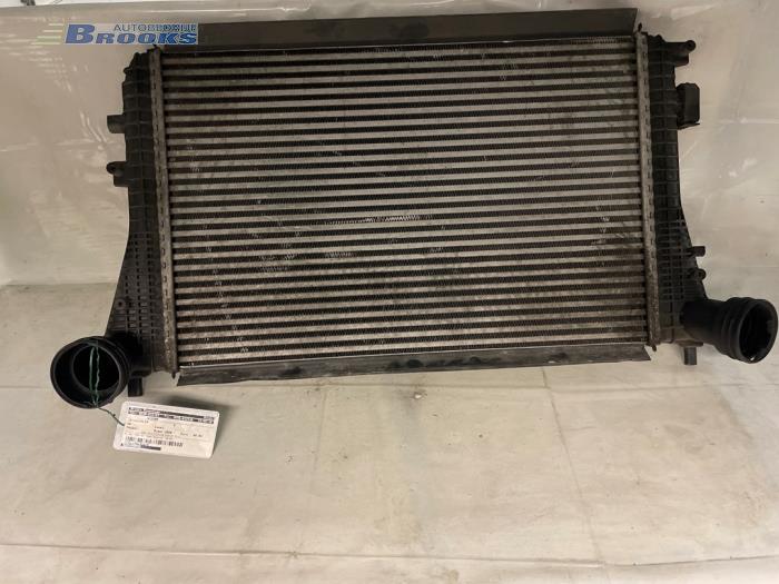 Gebruikte Intercooler Volkswagen Passat (3C2) 2.0 TDI 16V 140 Prijs € 32,00 Margeregeling aangeboden door Autobedrijf Brooks