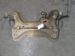 Gebruikte Subframe Renault Trafic New (JL) 1.9 dCi 82 16V Prijs € 75,00 Margeregeling aangeboden door Autobedrijf Brooks