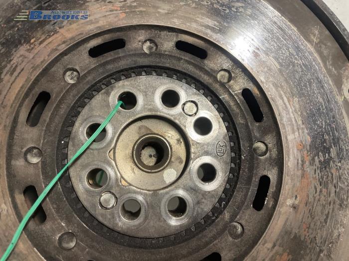 Dubbele massa vliegwiel van een Audi A4 (B5) 2.5 TDI V6 24V 2000