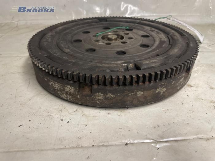 Dubbele massa vliegwiel van een Audi A4 (B5) 2.5 TDI V6 24V 2000
