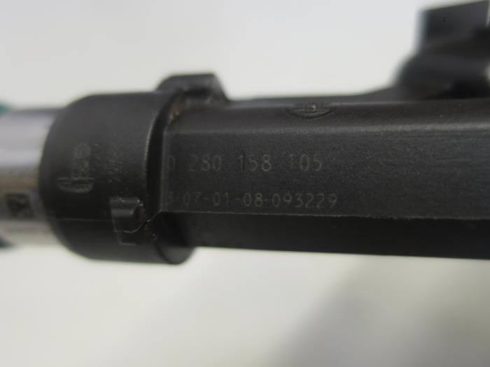 Injector (benzine injectie) van een Ford S-Max (GBW) 2.0 16V Flexifuel 2008