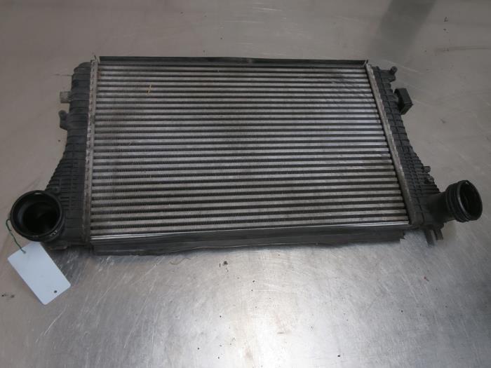 Gebruikte Intercooler Seat Leon (1P1) 1.9 TDI 105 Prijs € 25,00 Margeregeling aangeboden door Autobedrijf Brooks