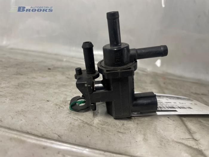 Overdrukklep Turbo van een Toyota Avensis Wagon (T25/B1E) 2.0 16V VVT-i D4 2008