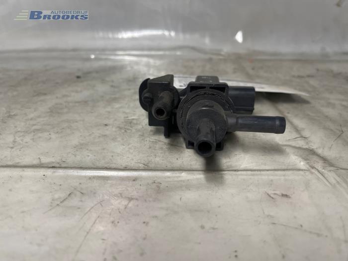 Overdrukklep Turbo van een Toyota Avensis Wagon (T25/B1E) 2.0 16V VVT-i D4 2008