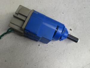 Gebruikte Koppeling schakelaar Dacia Dokker Express (8S) 1.5 dCi 75 Prijs € 10,00 Margeregeling aangeboden door Autobedrijf Brooks