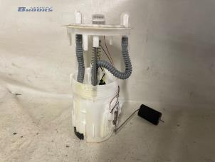 Gebruikte Tank element Pomp Dacia Dokker Express (8S) 1.5 dCi 75 Prijs € 50,00 Margeregeling aangeboden door Autobedrijf Brooks