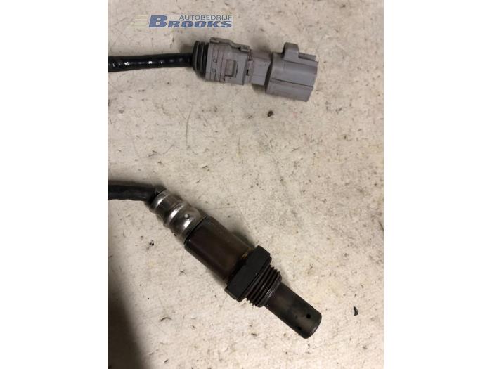 Lambda Sonde van een Toyota Verso 1.8 16V VVT-i 2011