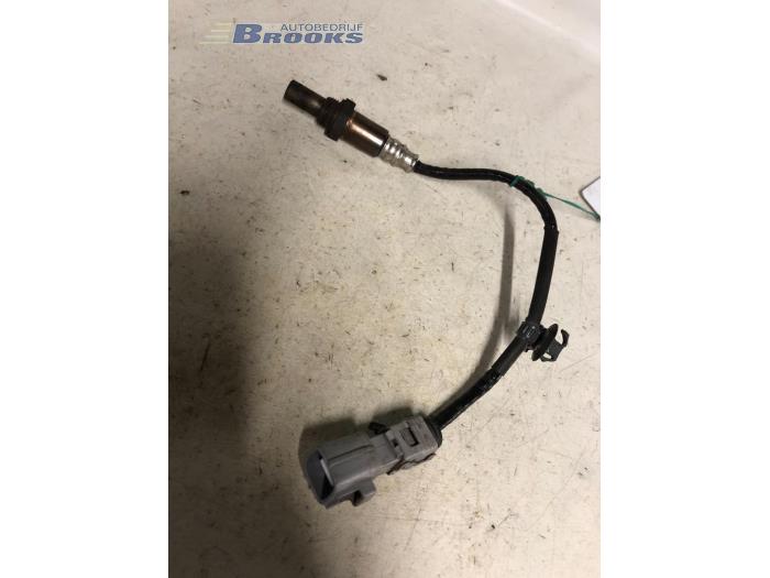 Lambda Sonde van een Toyota Verso 1.8 16V VVT-i 2011