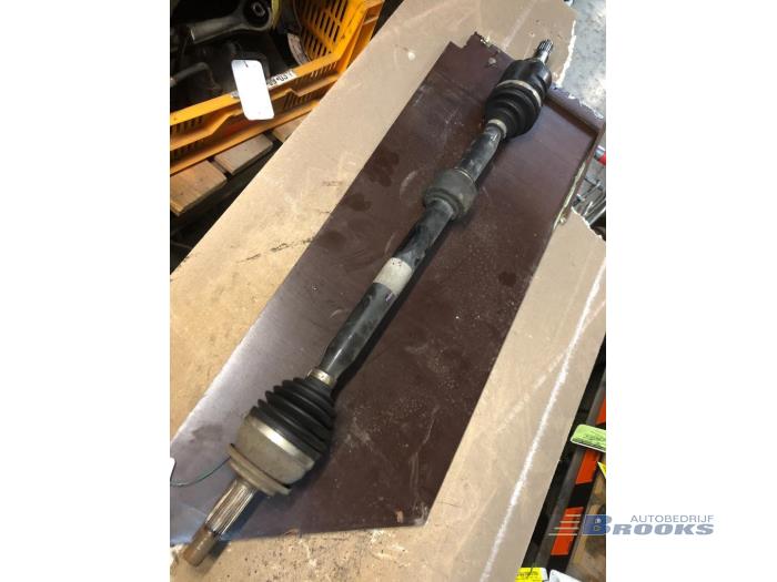 Gebruikte Steekas rechts-voor Toyota Verso 1.8 16V VVT-i Prijs € 80,00 Margeregeling aangeboden door Autobedrijf Brooks