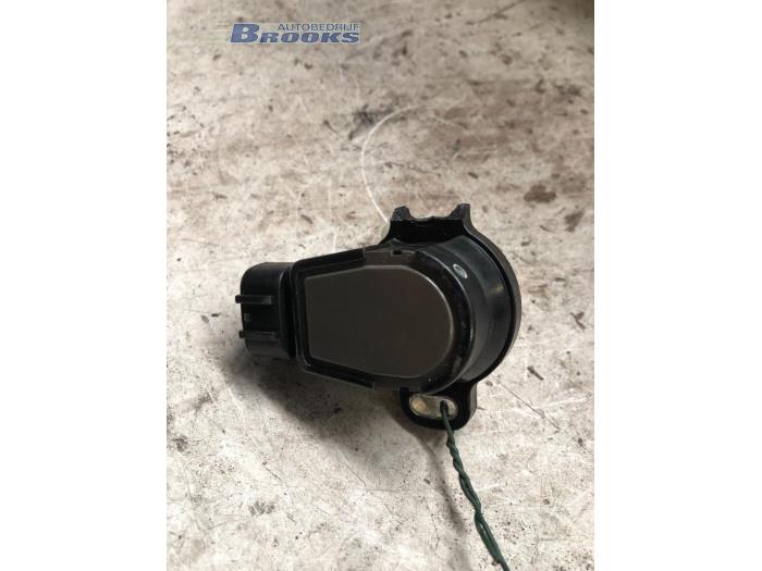 Gebruikte Sensor Gaspedaalpositie Toyota Avensis Wagon (T25/B1E) 2.0 16V VVT-i D4 Prijs € 10,00 Margeregeling aangeboden door Autobedrijf Brooks