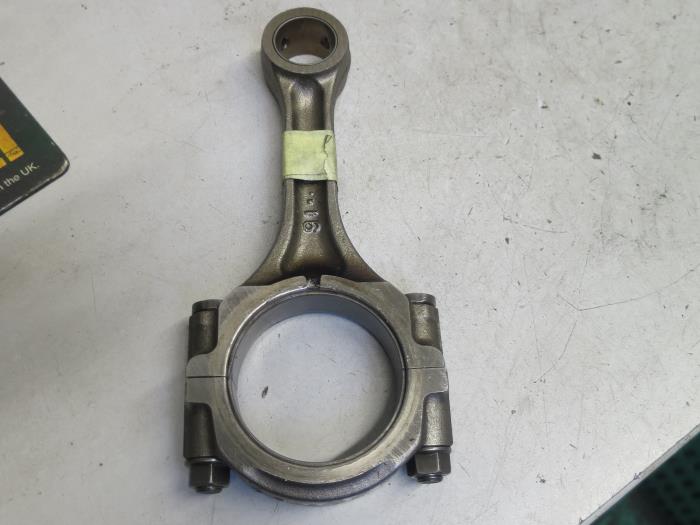 Gebruikte Drijfstang Subaru Impreza Prijs € 40,00 Margeregeling aangeboden door Autobedrijf Brooks
