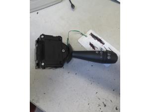 Gebruikte Schakelaar Ruitenwisser Dacia Dokker Express (8S) 1.5 dCi 75 Prijs € 20,00 Margeregeling aangeboden door Autobedrijf Brooks