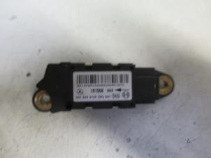 Gebruikte Airbag Sensor Mercedes CLK (R209) 2.6 240 V6 18V Prijs € 24,00 Margeregeling aangeboden door Autobedrijf Brooks