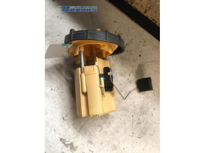 Gebruikte Brandstofpomp Elektrisch Peugeot 5008 I (0A/0E) 1.6 HDiF 16V Prijs € 55,00 Margeregeling aangeboden door Autobedrijf Brooks