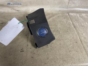 Gebruikte Start/Stop schakelaar Toyota Auris (E15) 1.8 16V HSD Full Hybrid Prijs € 35,00 Margeregeling aangeboden door Autobedrijf Brooks