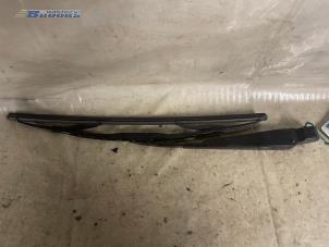 Gebruikte Ruitenwisserarm achter Smart City-Coupé 0.6 Turbo i.c. Smart&Pulse Prijs € 10,00 Margeregeling aangeboden door Autobedrijf Brooks