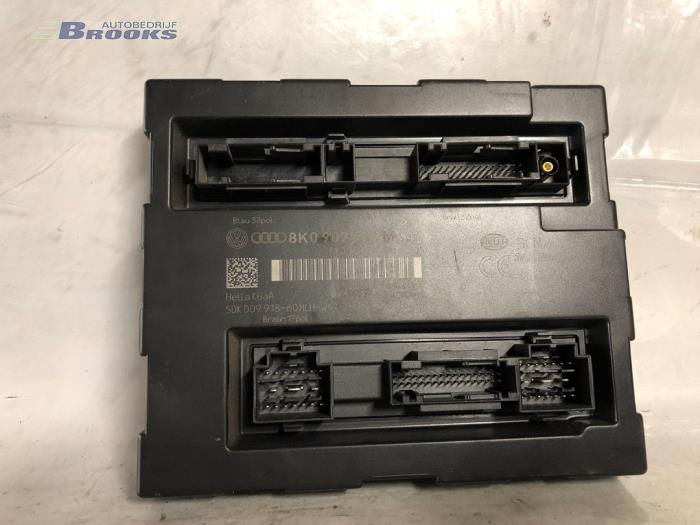 Computer Body Control van een Audi A4 Avant Quattro (B8) 3.0 TDI V6 24V 2008