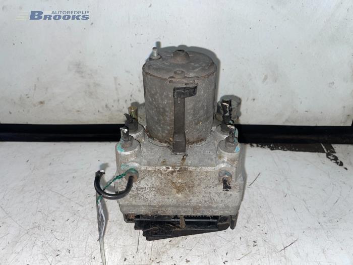 Gebruikte ABS Pomp Peugeot 306 (7A/C/S) 2.0 GTI 16V Prijs € 40,00 Margeregeling aangeboden door Autobedrijf Brooks