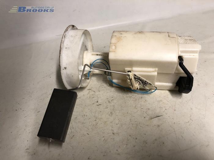 Gebruikte Tank element Pomp Volkswagen Golf IV (1J1) 1.9 TDI Prijs € 45,00 Margeregeling aangeboden door Autobedrijf Brooks