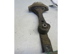 Gebruikte Motorsteun Volkswagen Golf IV (1J1) 1.6 Prijs € 20,00 Margeregeling aangeboden door Autobedrijf Brooks