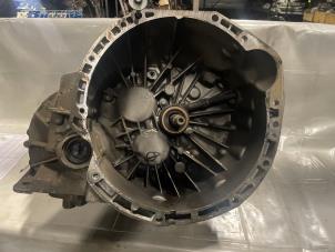 Gebruikte Versnellingsbak Renault Scénic II (JM) 2.0 dCi 16V 150 Prijs € 300,00 Margeregeling aangeboden door Autobedrijf Brooks