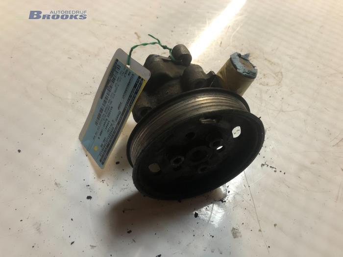 Gebruikte Servopomp Volkswagen Golf IV (1J1) 1.9 TDI 110 Prijs € 15,00 Margeregeling aangeboden door Autobedrijf Brooks