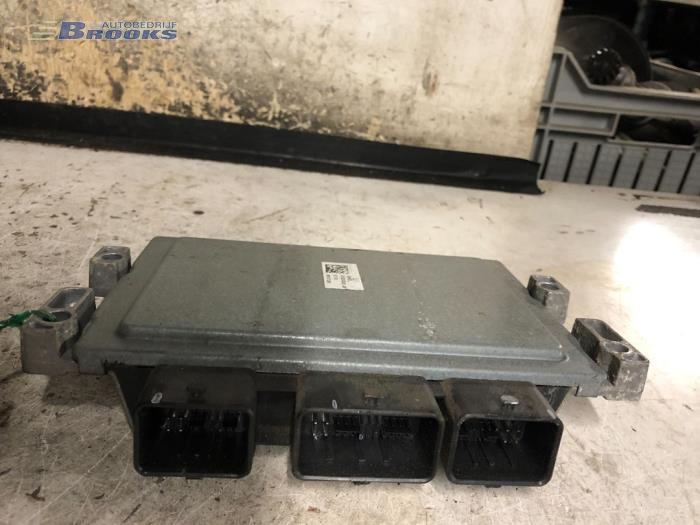 Gebruikte Computer Motormanagement Renault Twingo II (CN) 1.2 Prijs € 45,00 Margeregeling aangeboden door Autobedrijf Brooks